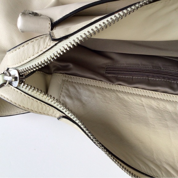 CHANEL Large Edgy Tote Bag - Picture 12 of 16